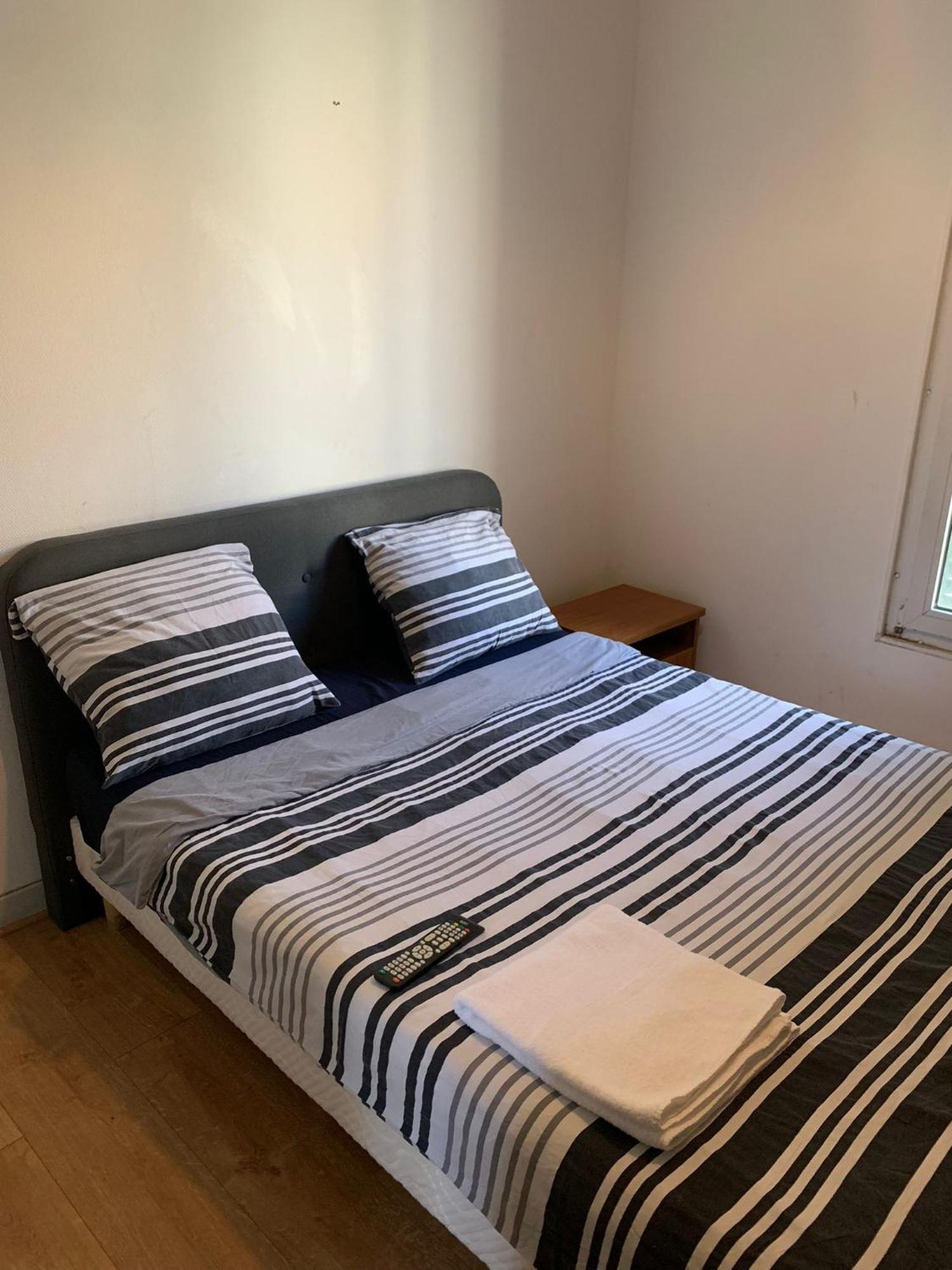 3 Hebergements - Au 1Er Etage 1 Appartement 2 Pieces Et Au 2Eme Etage Un Logement De 2 Chambres Louees Separement Avec Coin Cuisine Et Toilettes A Partager- Dans Pavillon Au Pied Du Rer B A 5 Minutes De Paris Et 30 Mn Stade De France Cachan Exteriér fotografie