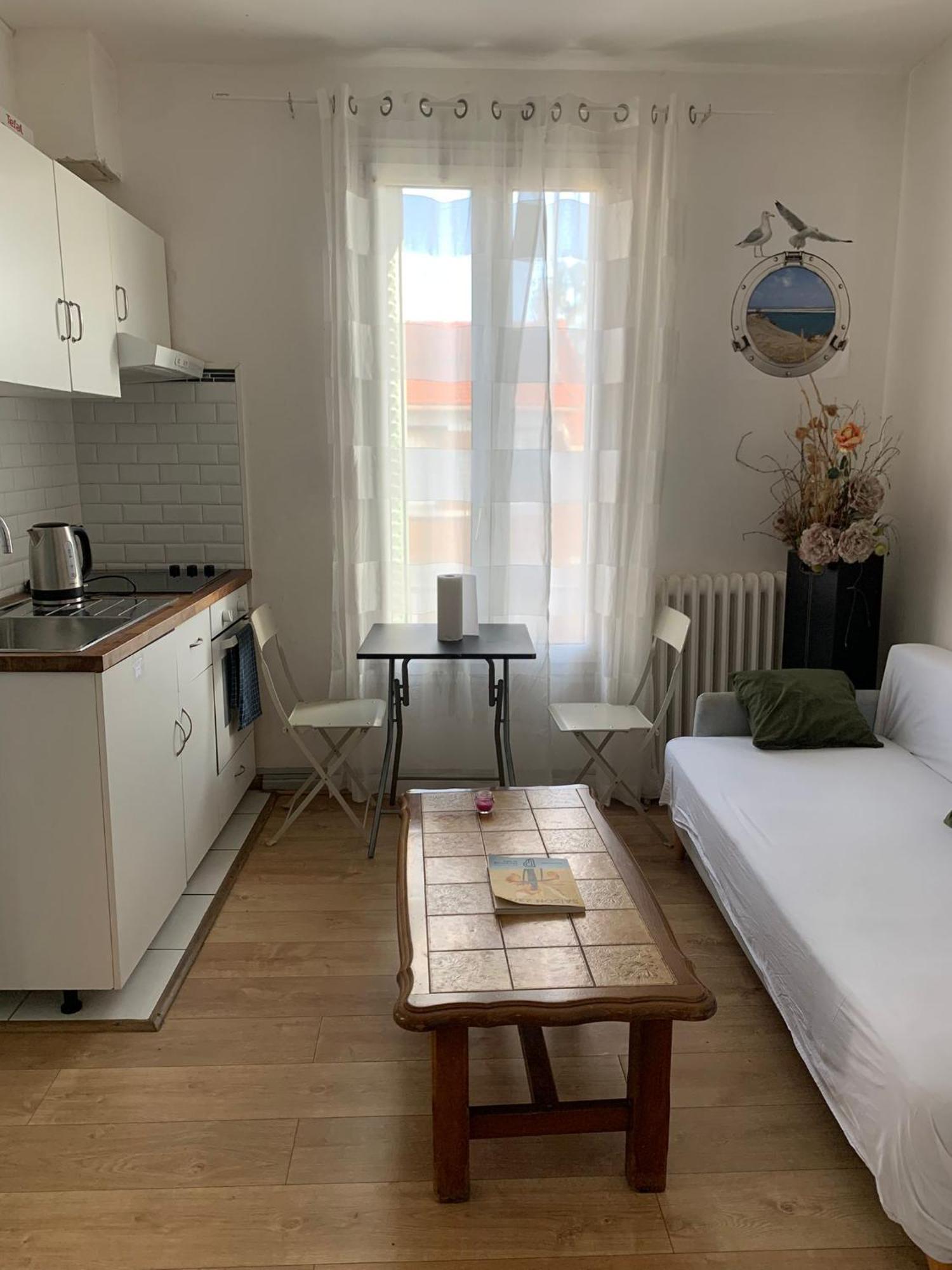 3 Hebergements - Au 1Er Etage 1 Appartement 2 Pieces Et Au 2Eme Etage Un Logement De 2 Chambres Louees Separement Avec Coin Cuisine Et Toilettes A Partager- Dans Pavillon Au Pied Du Rer B A 5 Minutes De Paris Et 30 Mn Stade De France Cachan Exteriér fotografie