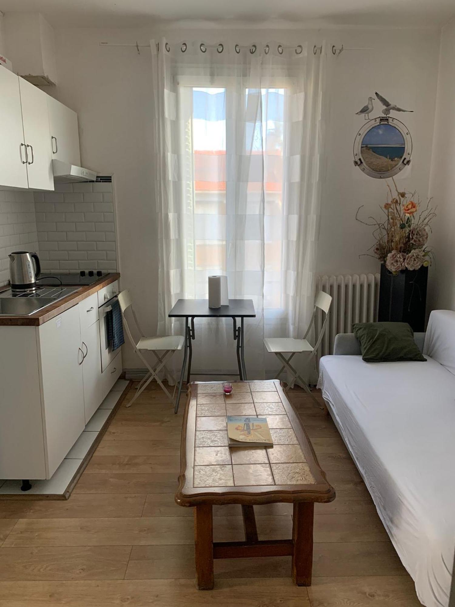 3 Hebergements - Au 1Er Etage 1 Appartement 2 Pieces Et Au 2Eme Etage Un Logement De 2 Chambres Louees Separement Avec Coin Cuisine Et Toilettes A Partager- Dans Pavillon Au Pied Du Rer B A 5 Minutes De Paris Et 30 Mn Stade De France Cachan Exteriér fotografie