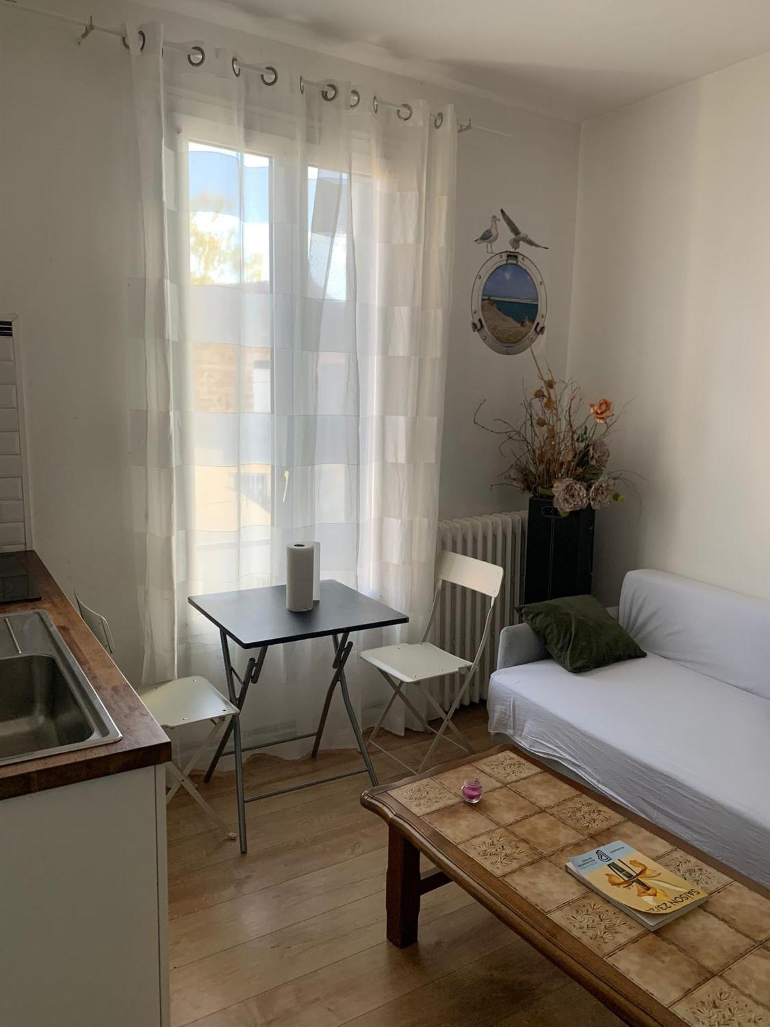 3 Hebergements - Au 1Er Etage 1 Appartement 2 Pieces Et Au 2Eme Etage Un Logement De 2 Chambres Louees Separement Avec Coin Cuisine Et Toilettes A Partager- Dans Pavillon Au Pied Du Rer B A 5 Minutes De Paris Et 30 Mn Stade De France Cachan Exteriér fotografie